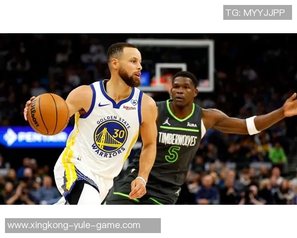 库里与爱德华兹赛后亲密互动热聊背后的友谊与篮球梦想