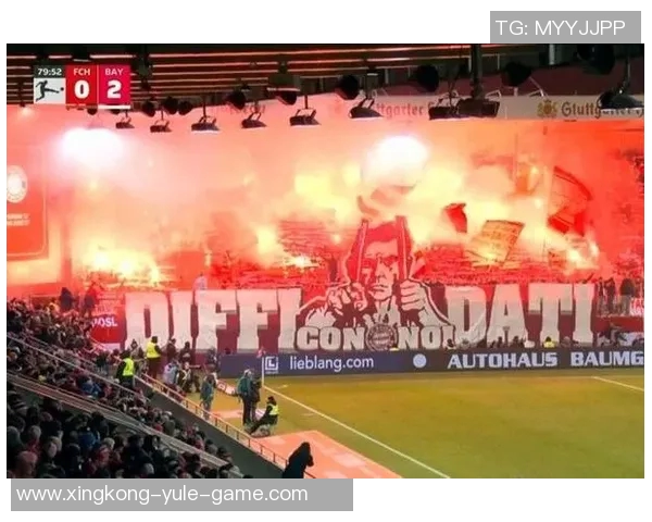 欧足联对拜仁处以罚款并关闭看台因极端球迷燃放烟花事件