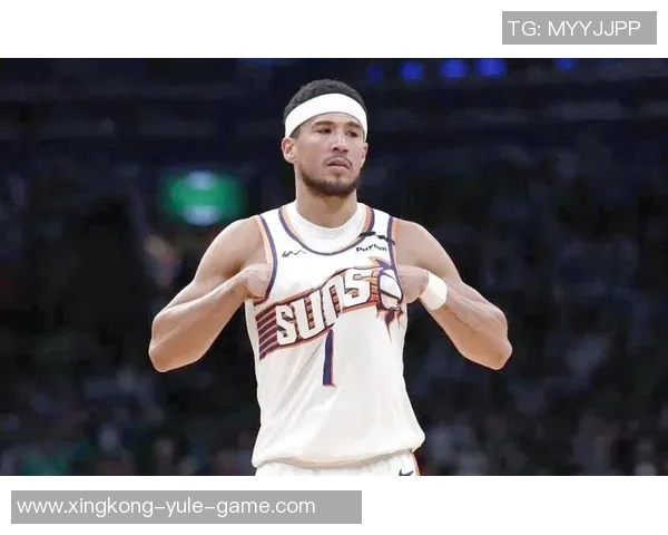 太阳老板称布克在困难时刻坚定支持我展现球队核心价值 太阳老板称布克在困难时刻坚定支持我展现球队核心价值