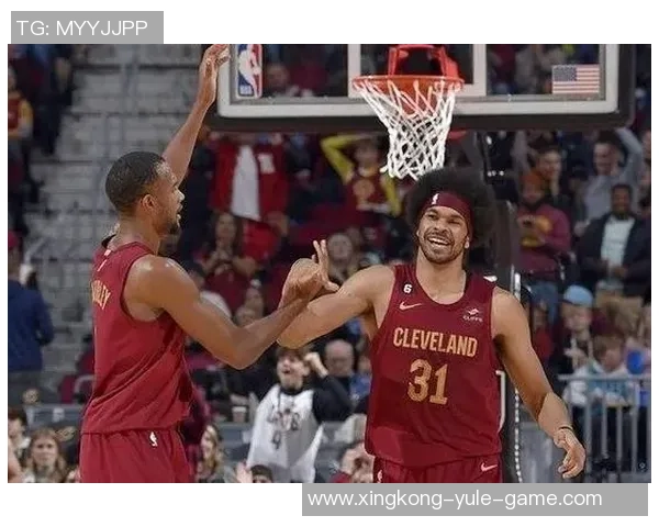 新秀卡尔克布伦纳半场表现抢眼2中2斩获8分3篮板1抢断1盖帽